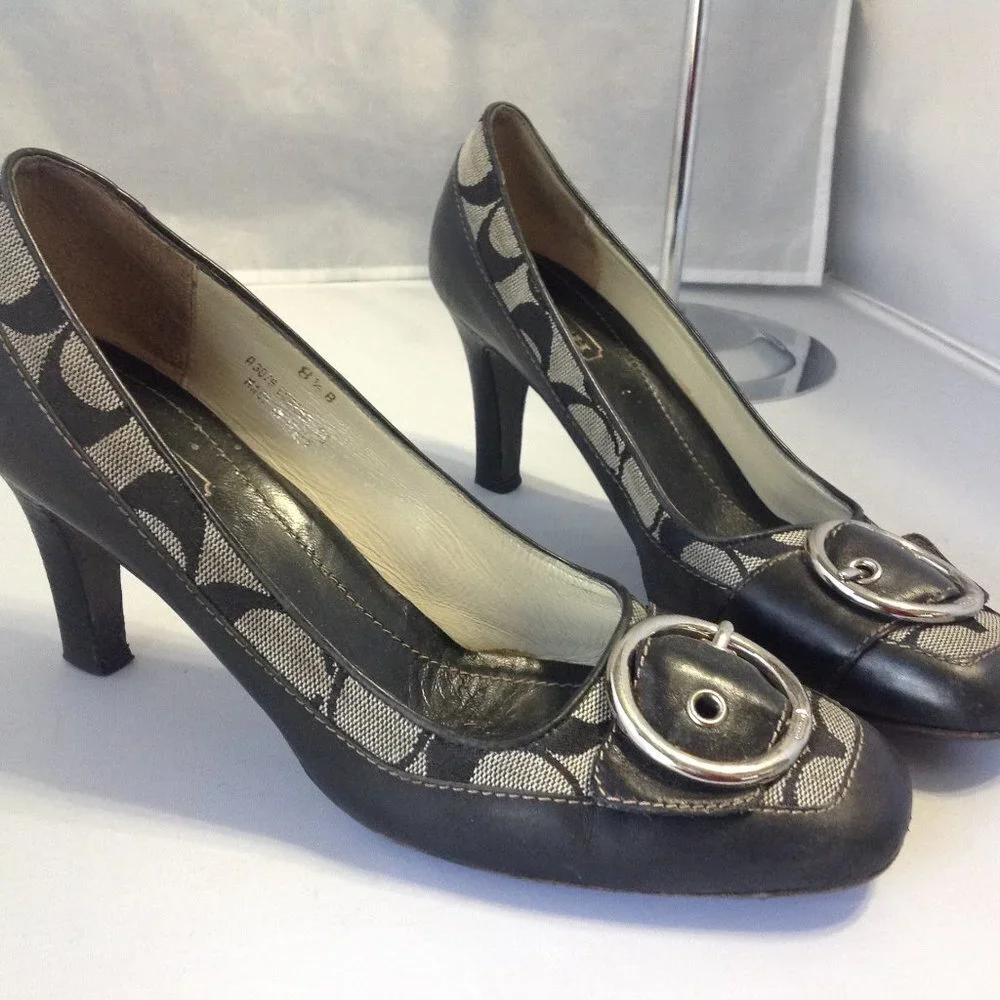 Coach Signature Leather Pumps Sz 8 1/2